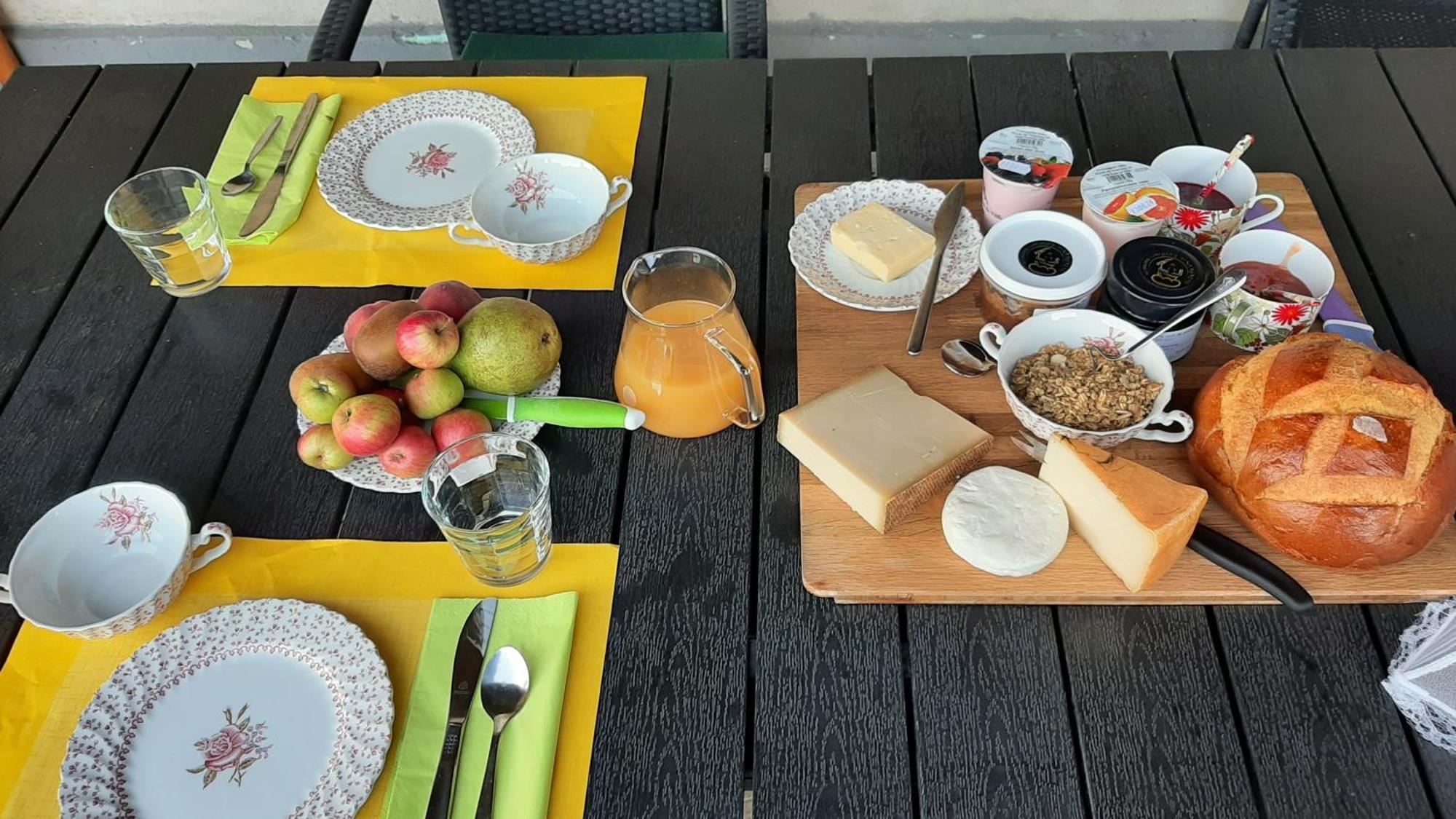 Bed and Breakfast Chez Astrid à Treyvaux Extérieur photo